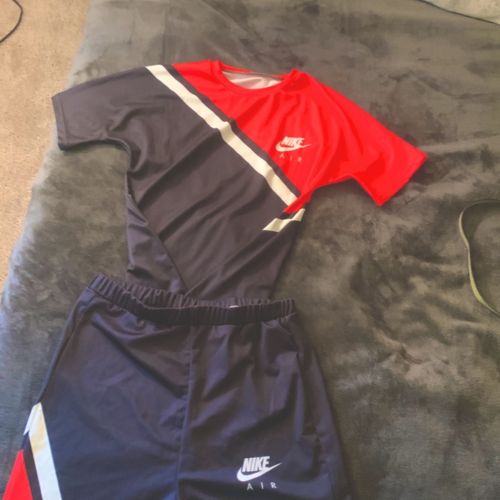 2 piece Nike air set.